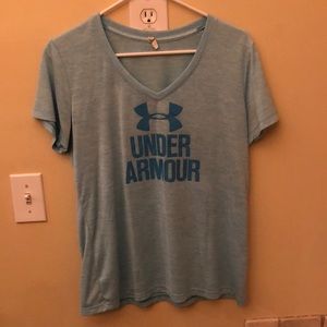 Women’s under armour top